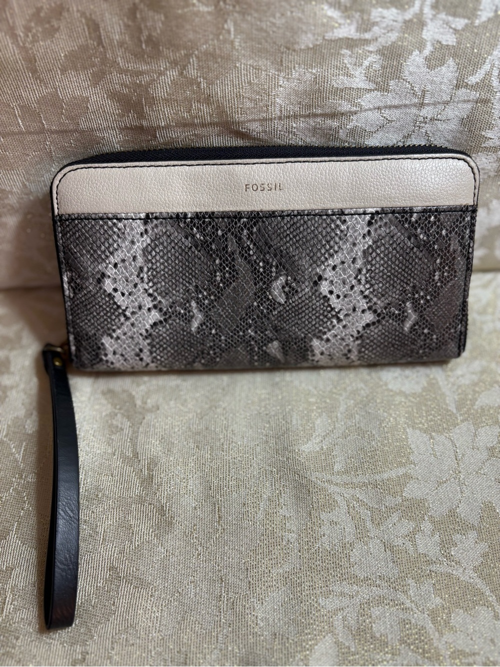 Fossil Jori Zip-Around Wallet in Black and Cream Snake Print with Wristlet Strap